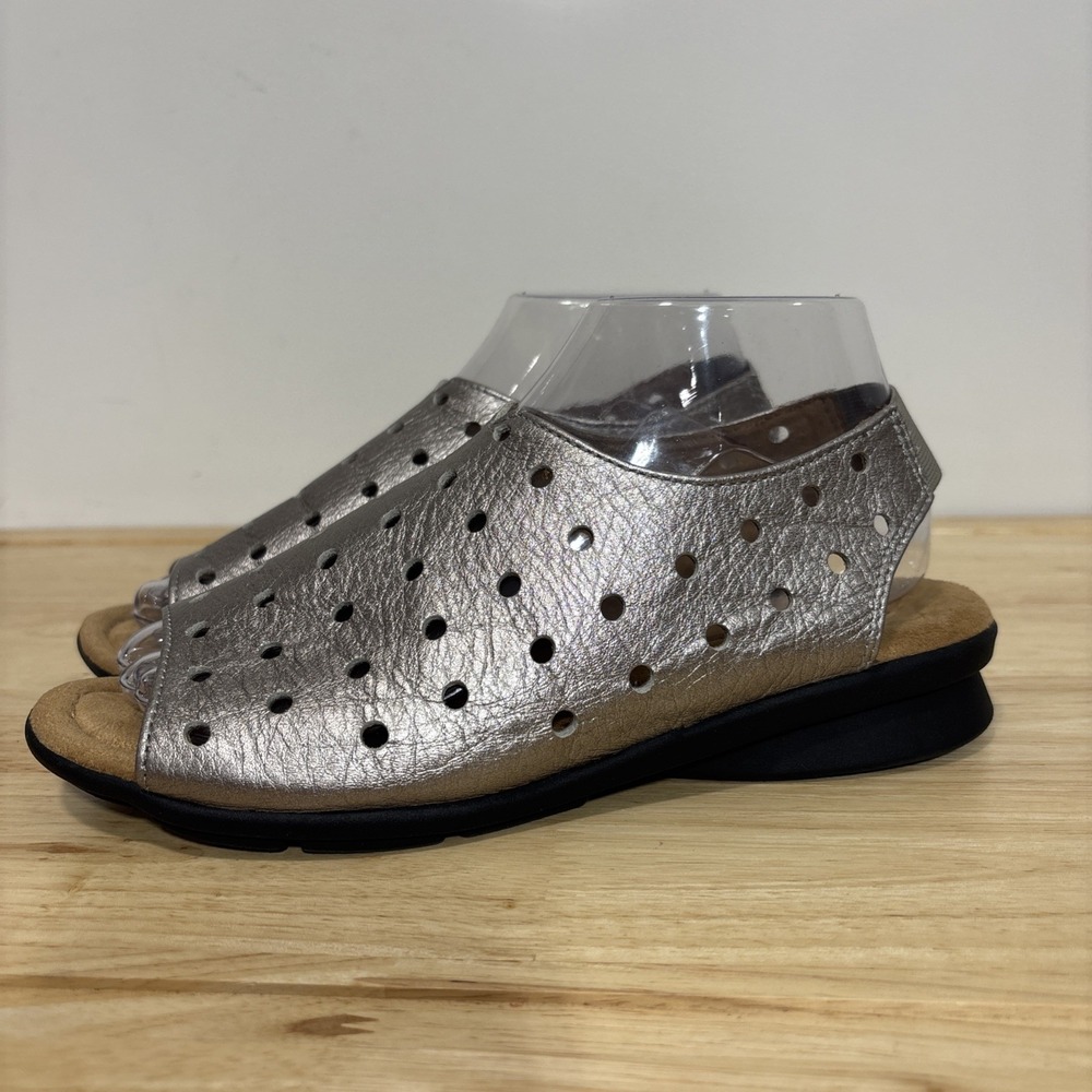 Comfortiva Petal Sandals 7.5 W Wide Silver Metallic Perforated Leather Wedge